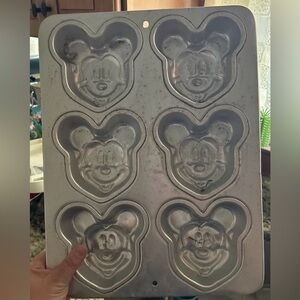 Wilton Mickey Mouse Mini Pan One-Serving Size Cakes Disney Cake Pan 2105-3600